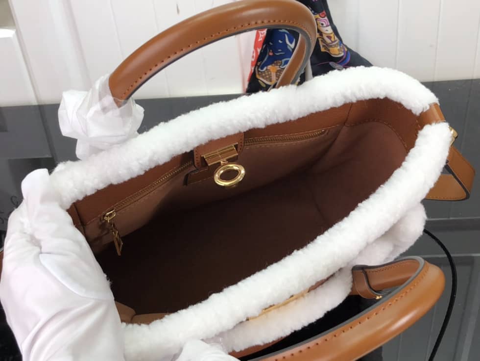 LV Tote Dupe  On My Side PM M58918 Replica Tote