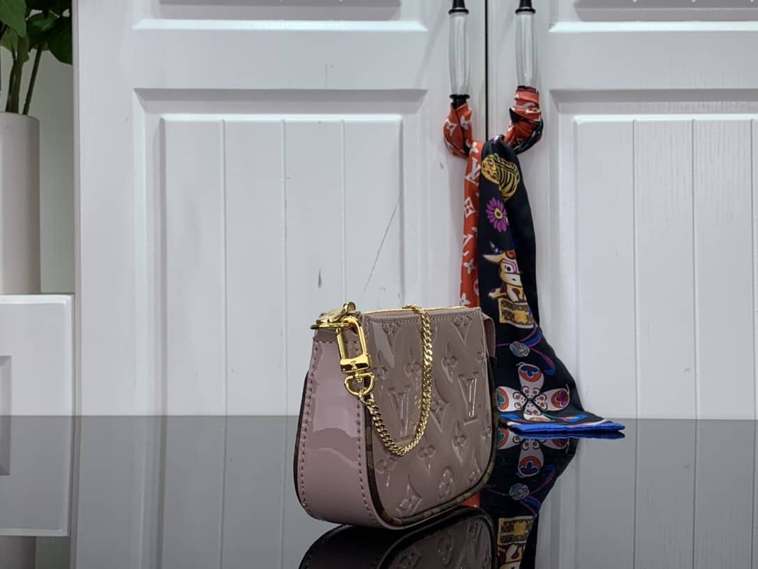 Louis Vuitton Pochette Dupe Monogram Vernis Accessories Replica Pouch Pink M58009