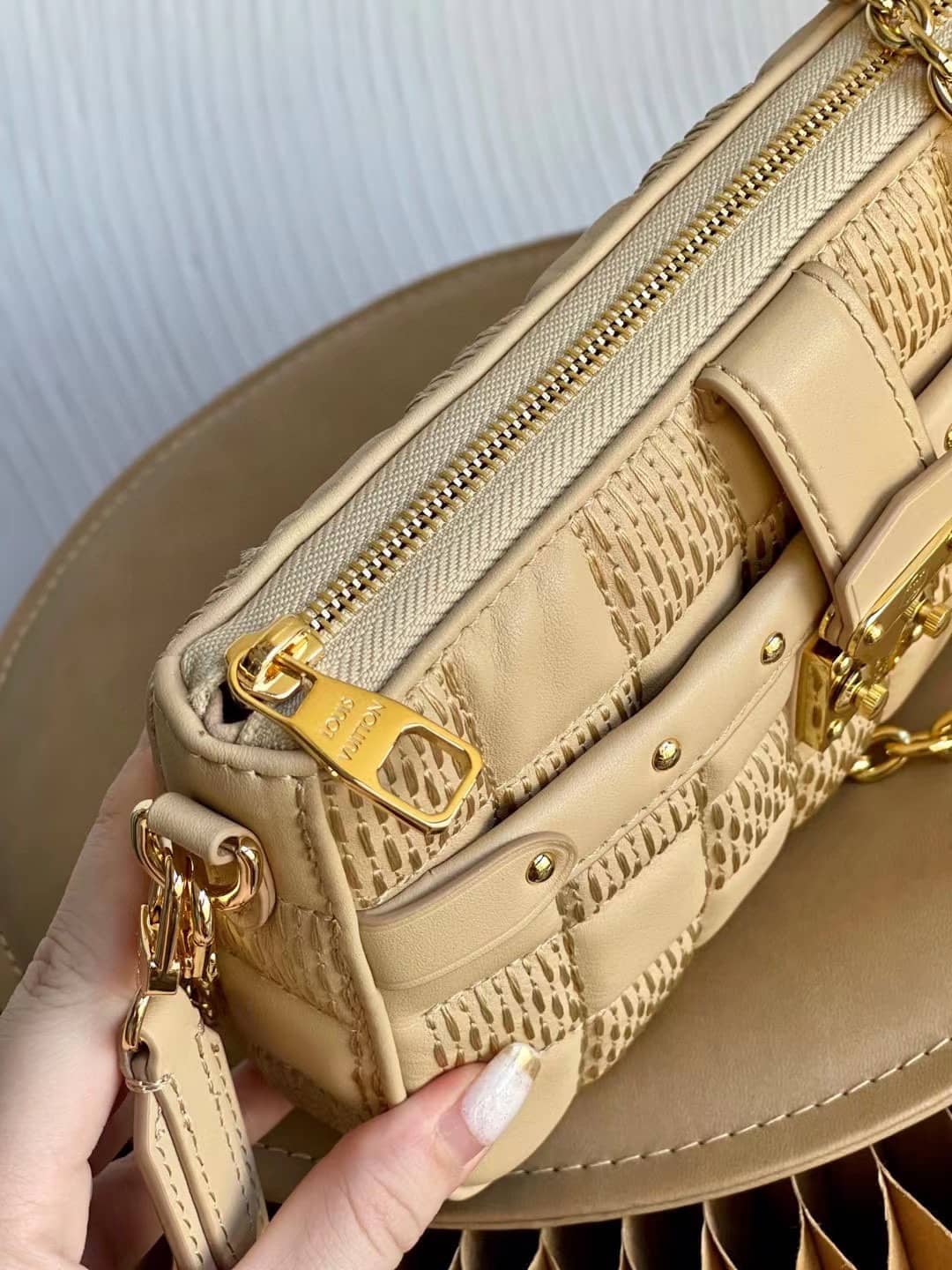 Louis Vuitton Pochette Troca Beige M59048 Replica Crossbody Bag