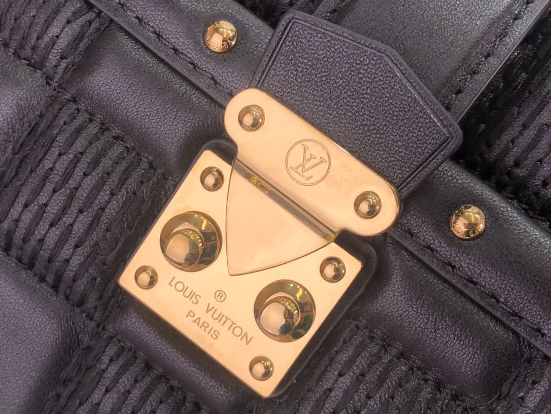 Louis Vuitton Pochette Troca Replica Shoulder Bag Black M59046