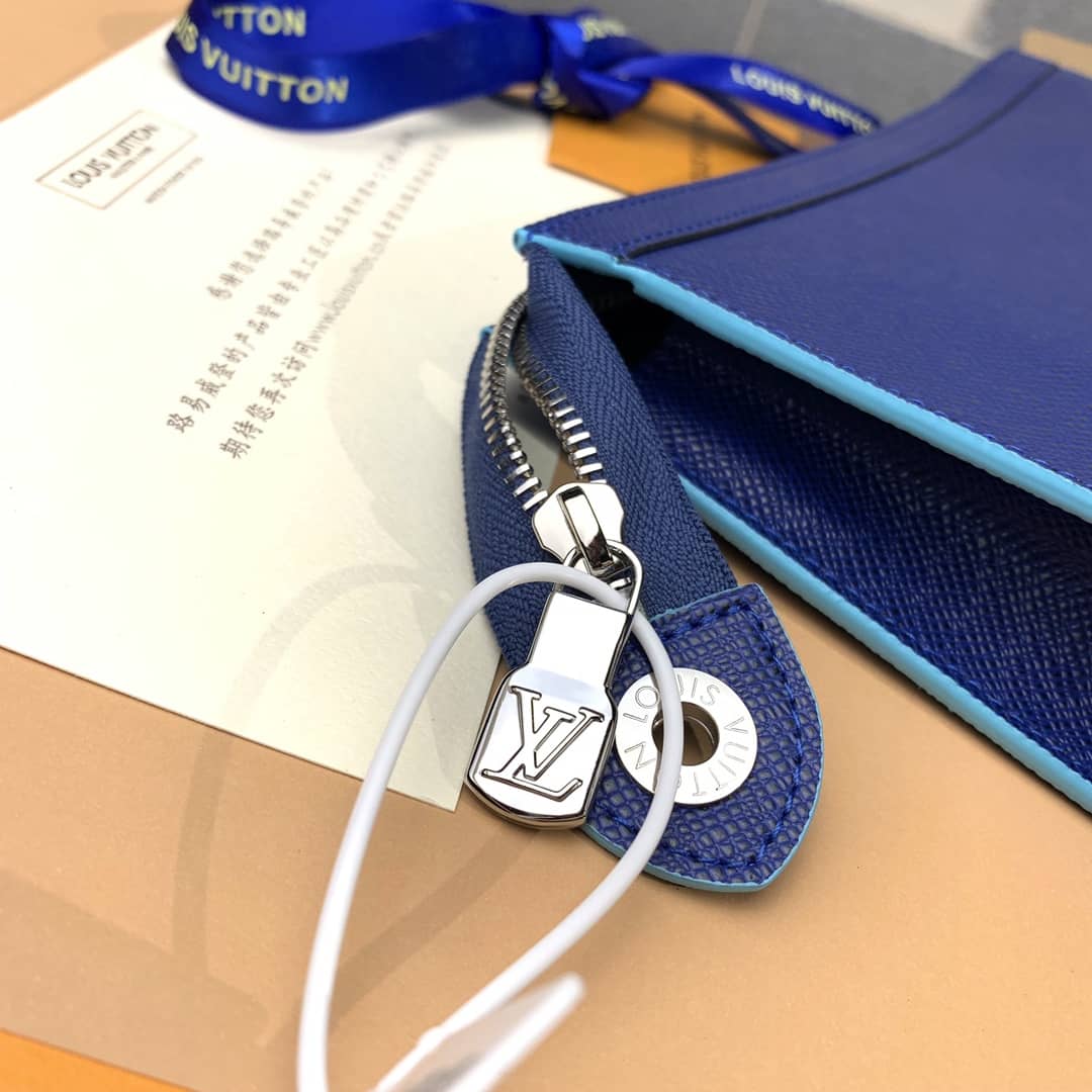 Louis Vuitton Pochette Voyage MM Replica Clutch Blue M30395