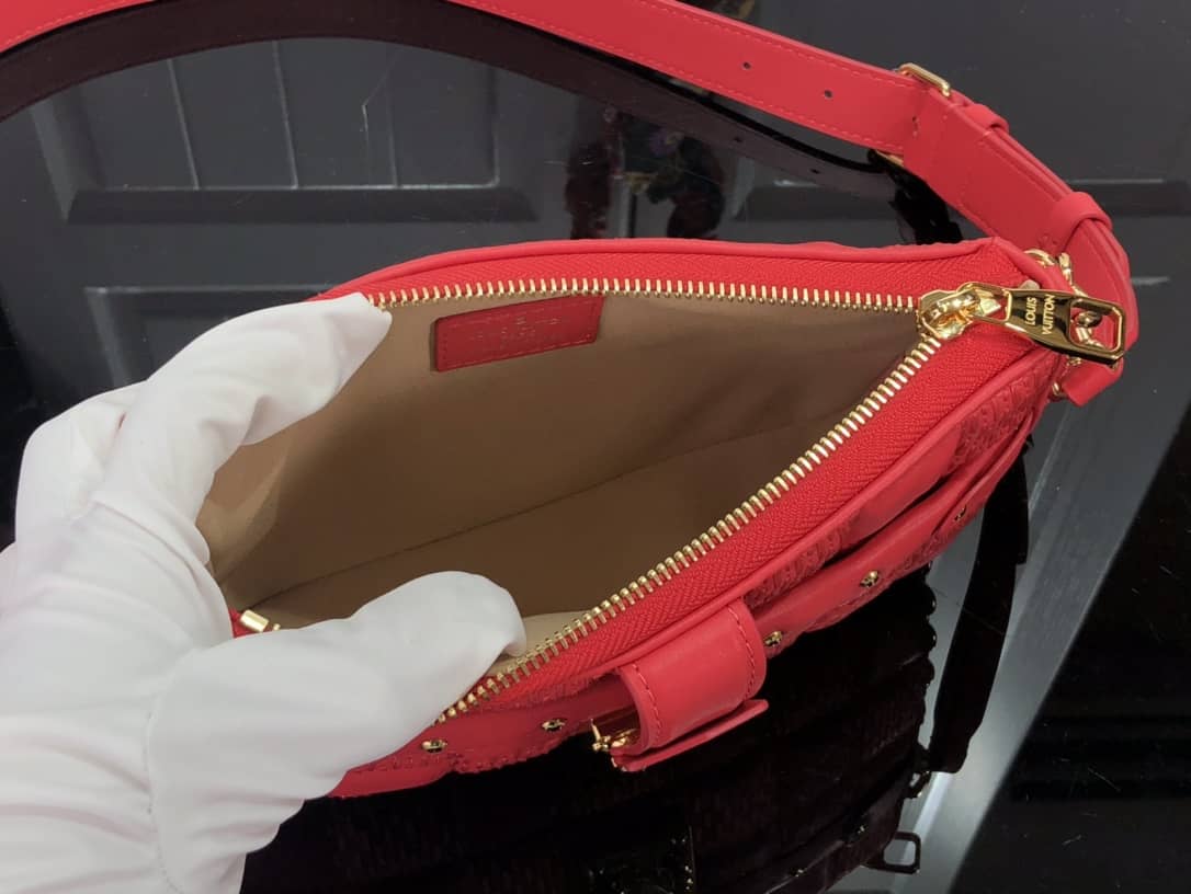 Louis Vuitton Pochette Troca Replica Shoulder Bag Red M59046