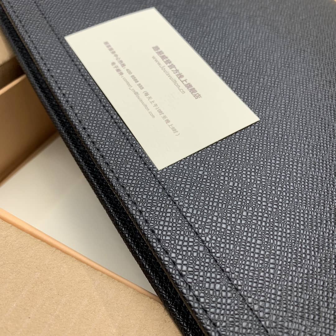 Louis Vuitton Pochette Voyage MM Replica Handbag M30675