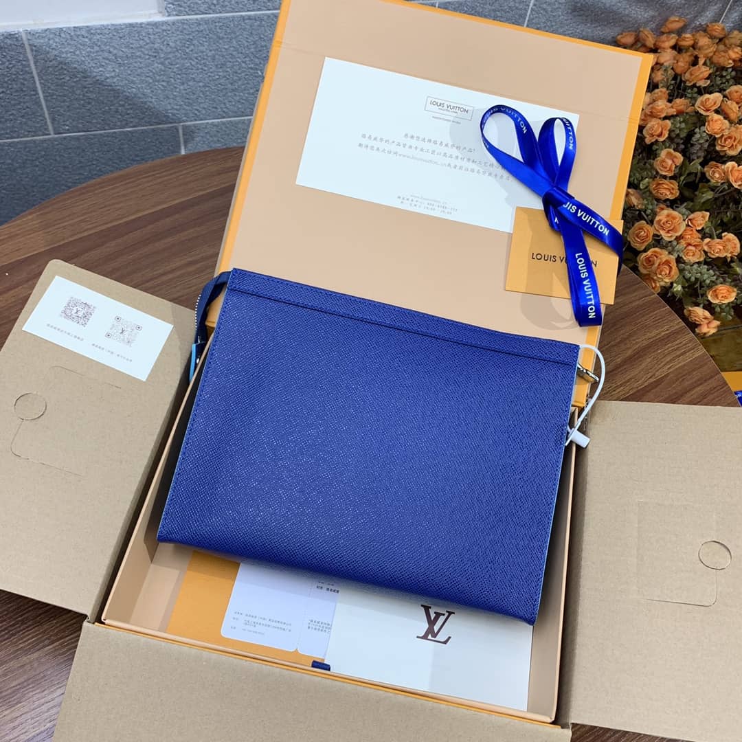 Louis Vuitton Pochette Voyage MM Replica Clutch Blue M30395