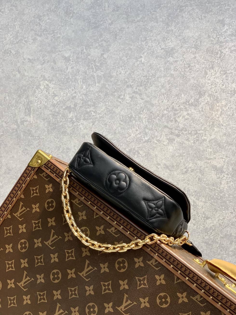 Louis Vuitton Wallet On Strap Bubblegram Black M81398 Replica