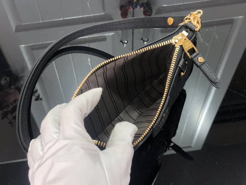 Louis Vuitton Easy Pouch On Strap Black Empreinte M81066 Replica