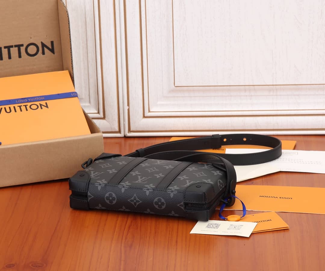 Louis Vuitton Pochette Dupe Monogram Eclipse Soft Trunk M69838