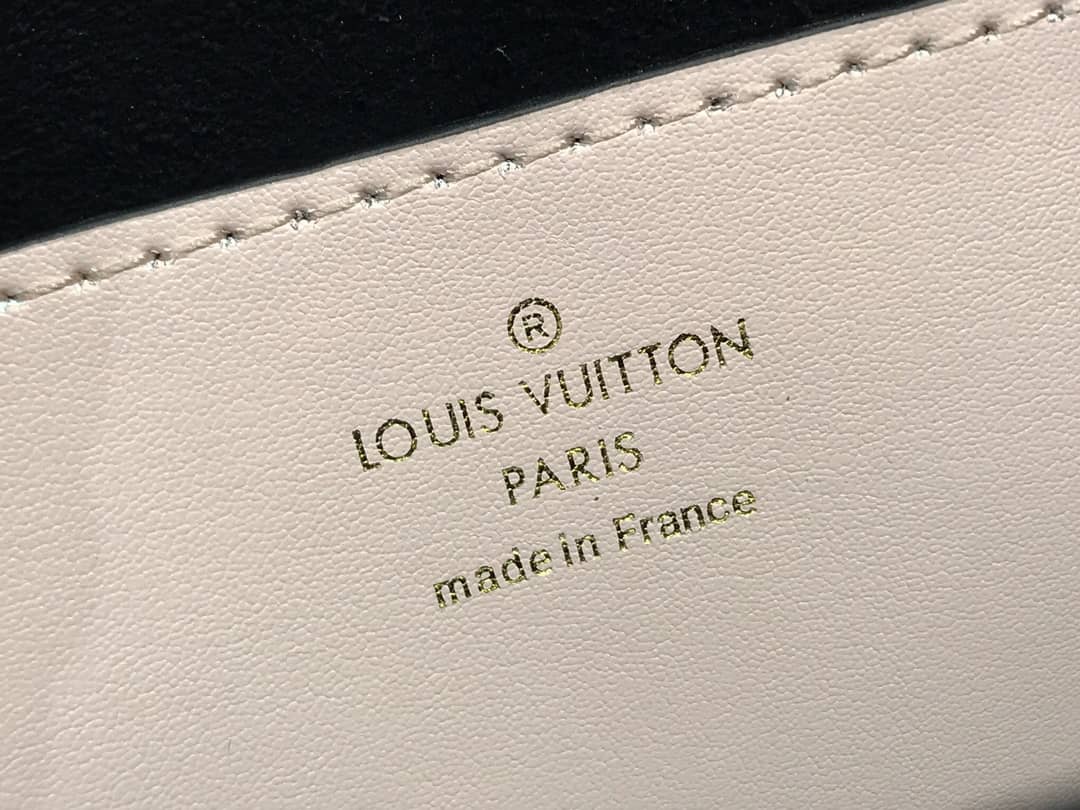 Louis Vuitton Epi leather Twist MM Replica Handbag Black M57667