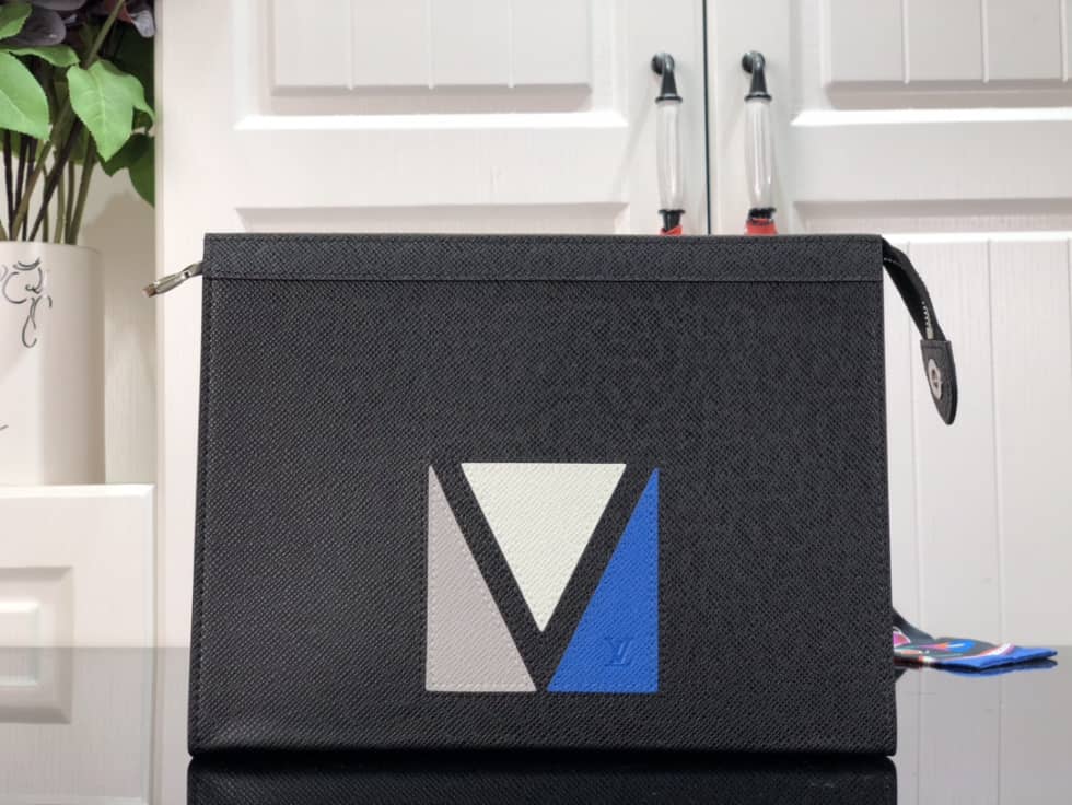 Louis Vuitton Taiga Pochette Voyage Black M59147 Replica