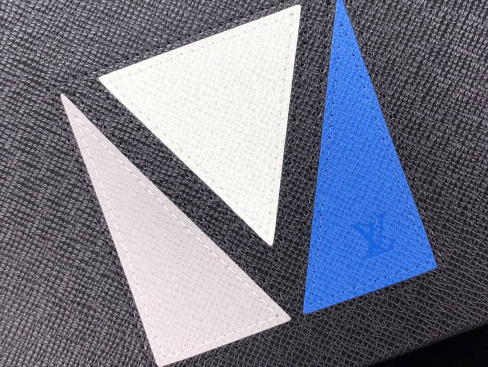 Louis Vuitton Taiga Pochette Voyage Black M59147 Replica