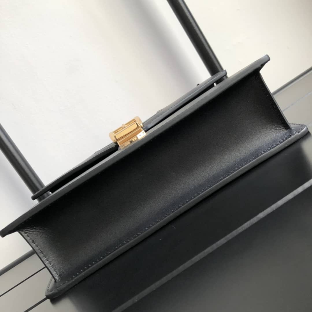 Gucci Sylvie Small Leather Shoulder Bag Replica Black 421882