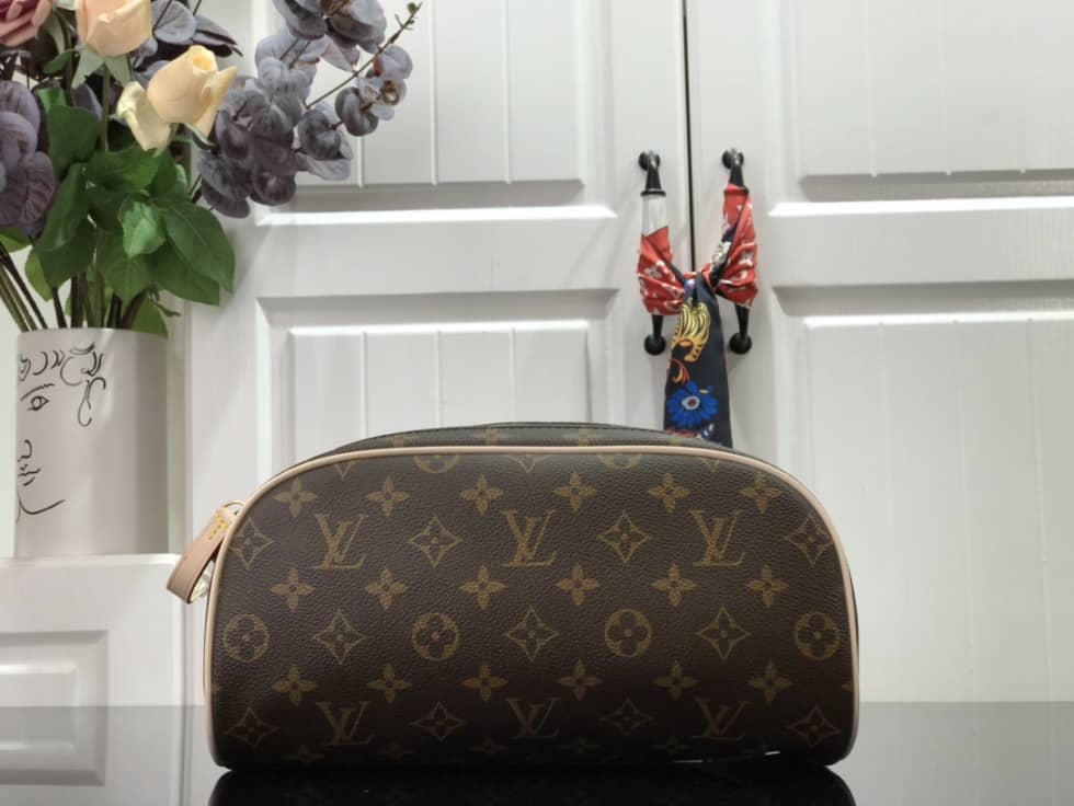 Louis Vuitton King Size Toiletry Bag M47528 Replica
