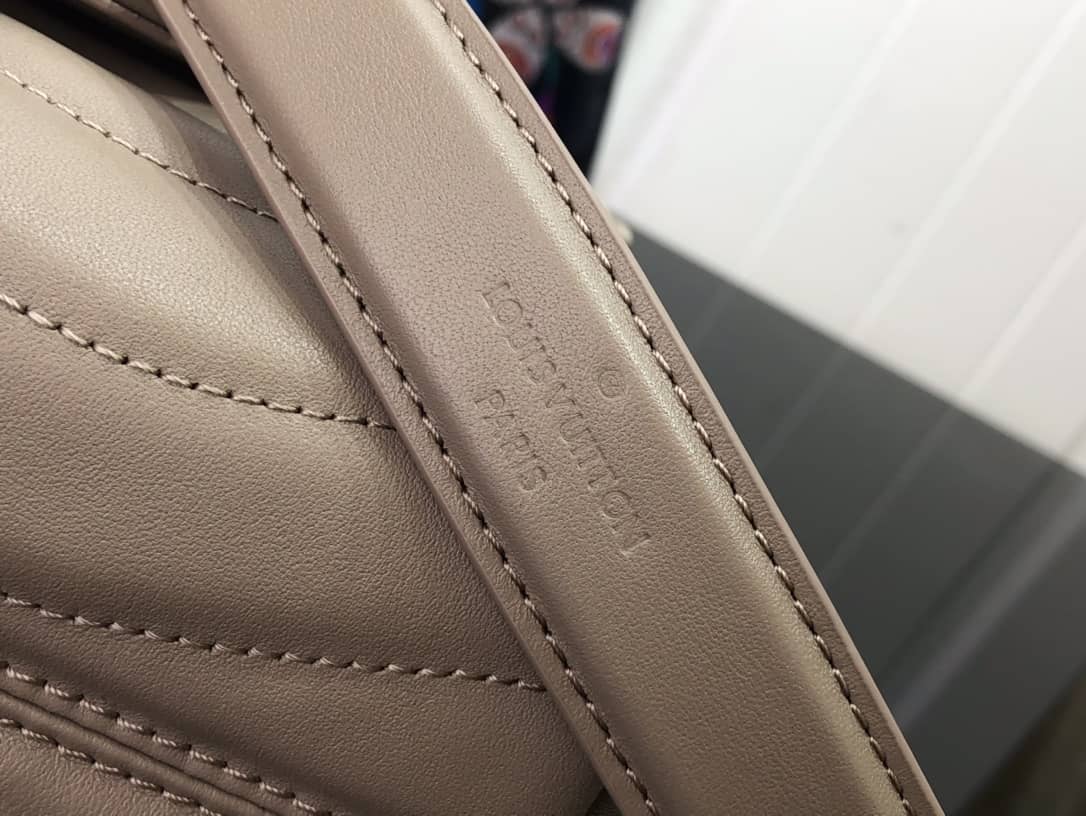 Louis Vuitton New Wave Chain Leather Replica Shoulder Bag Gray M58550