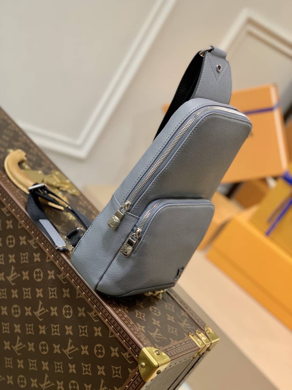 Louis Vuitton Avenue Sling Bag M30801 Replica Shoulder Bag