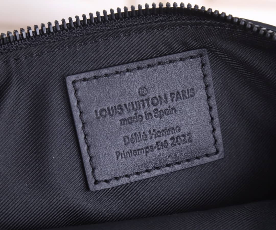 Louis Vuitton Trio Pouch Taurillon M59681 Replica