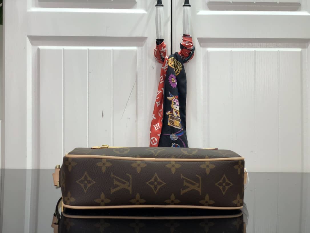 Louis Vuitton Pochette Cite Monogram Replica  Shoulder Bag M51183