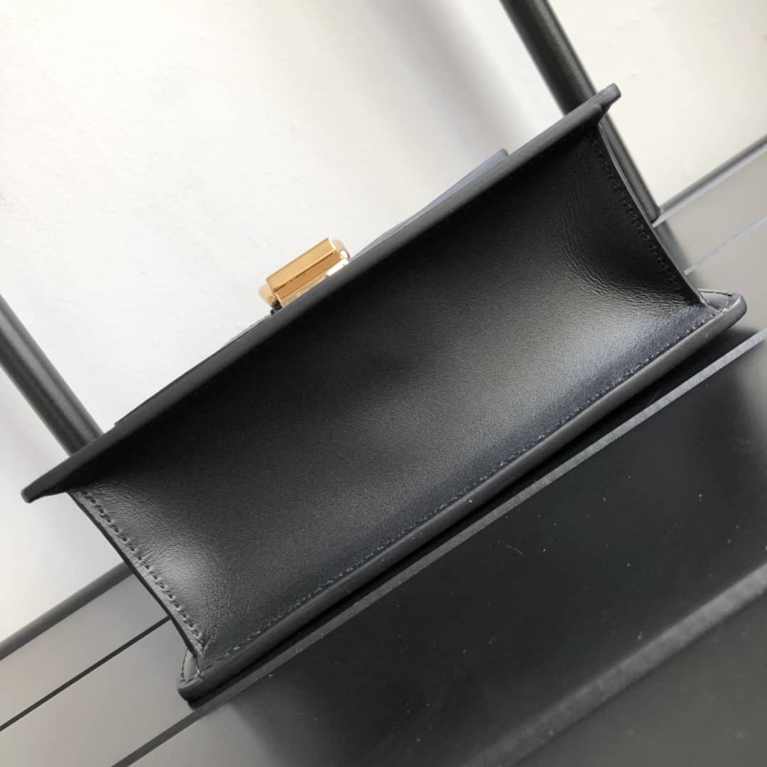 Gucci Sylvie Leather Mini Shoulder Bag Replica White Black 470270