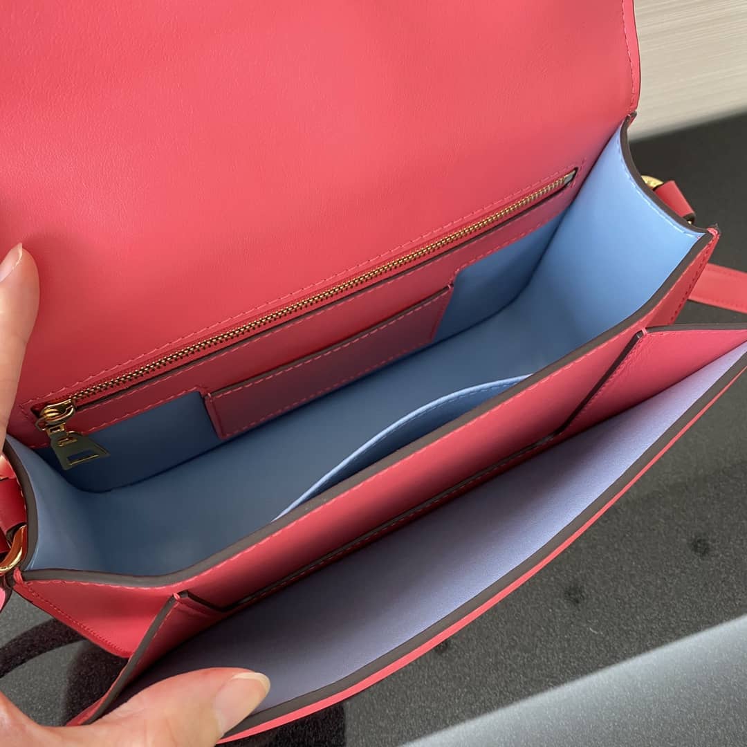 Louis Vuitton Pont 9 Leather Crossbody Bag M55948