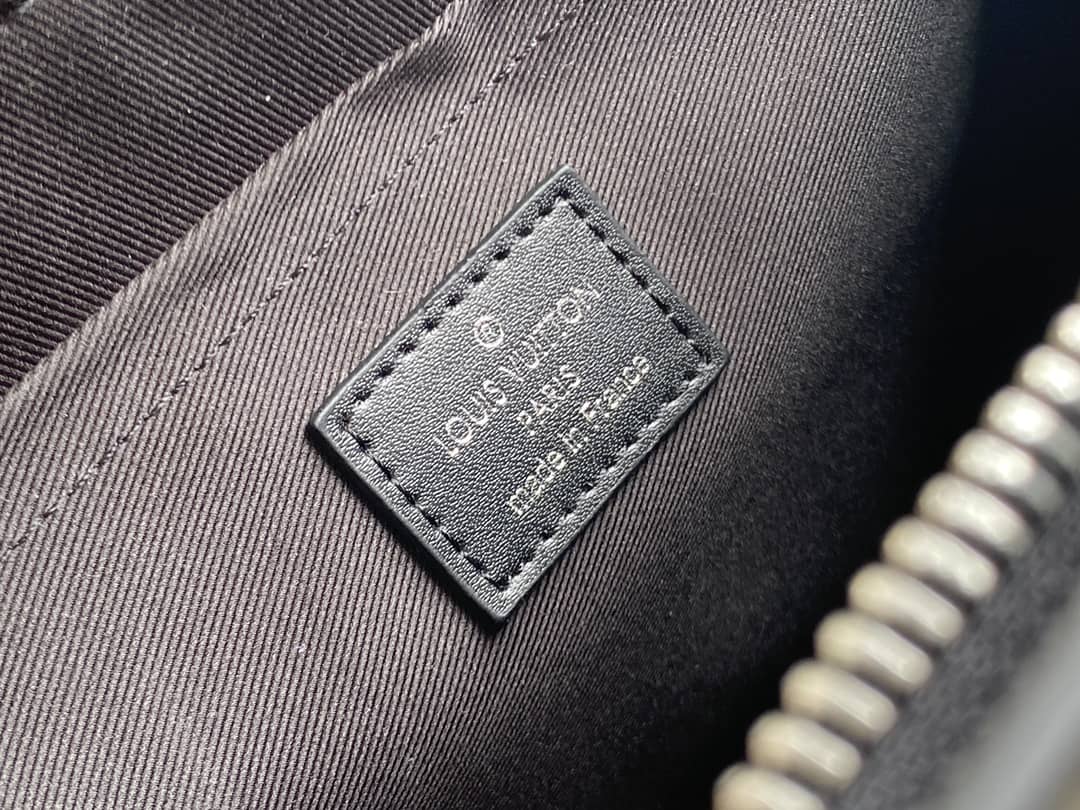 Louis Vuitton Damier Infini 3D Cowhide Leather Standing Pouch Replica Green N60449