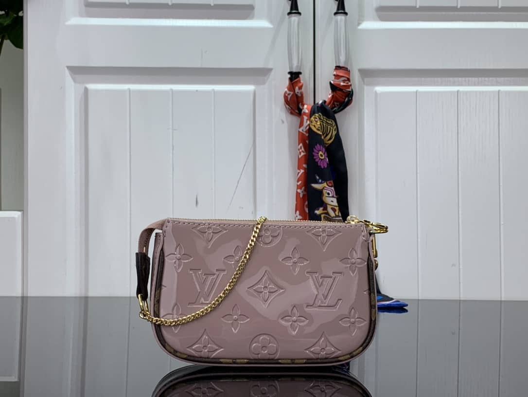 Louis Vuitton Pochette Dupe Monogram Vernis Accessories Replica Pouch Pink M58009