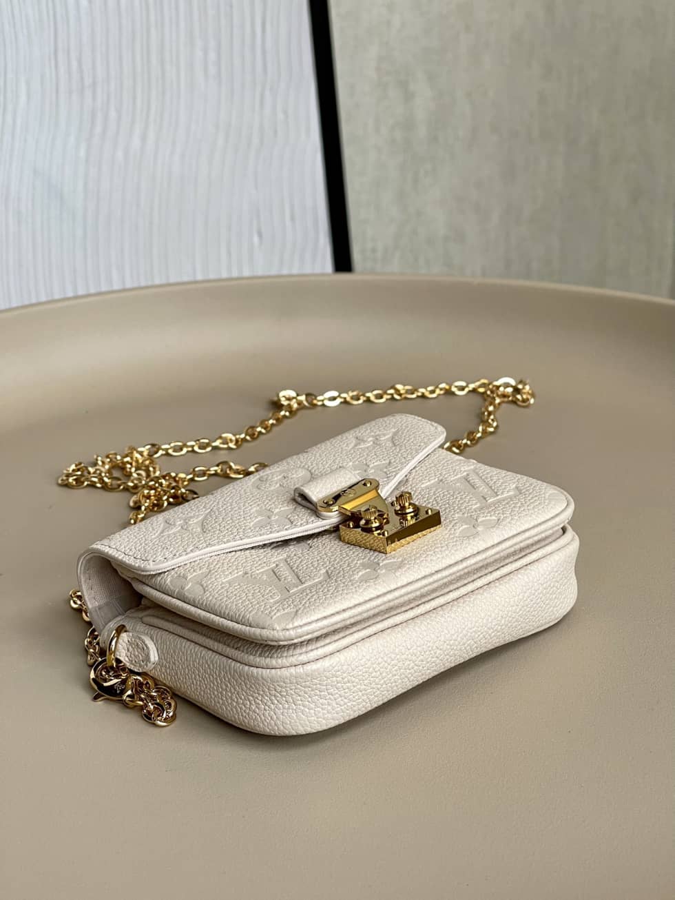 Louis Vuitton Micro Métis Chain Mini Pouch M81390 Replica Shoulder Bag