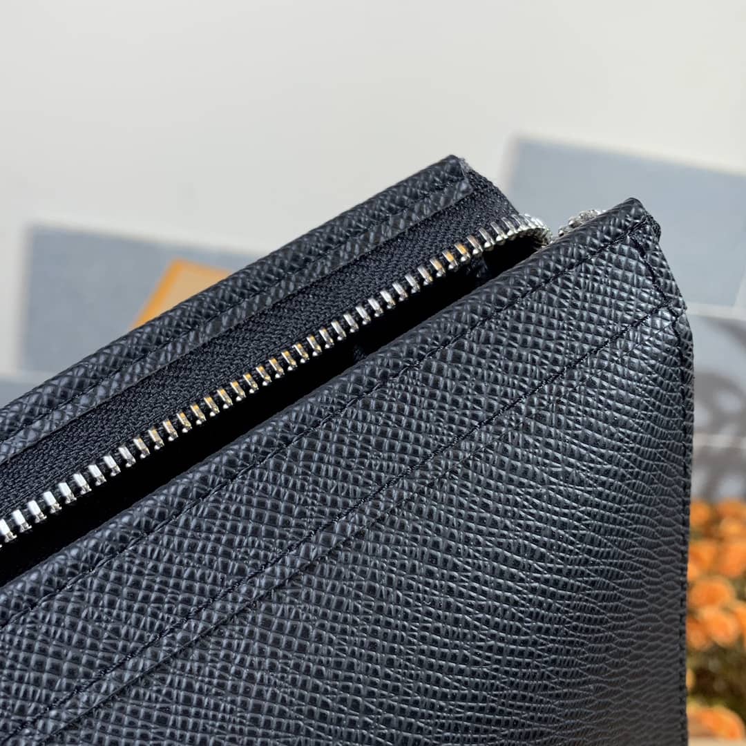 Louis Vuitton Pochette Voyage Taiga Leather Replica Bag M30450