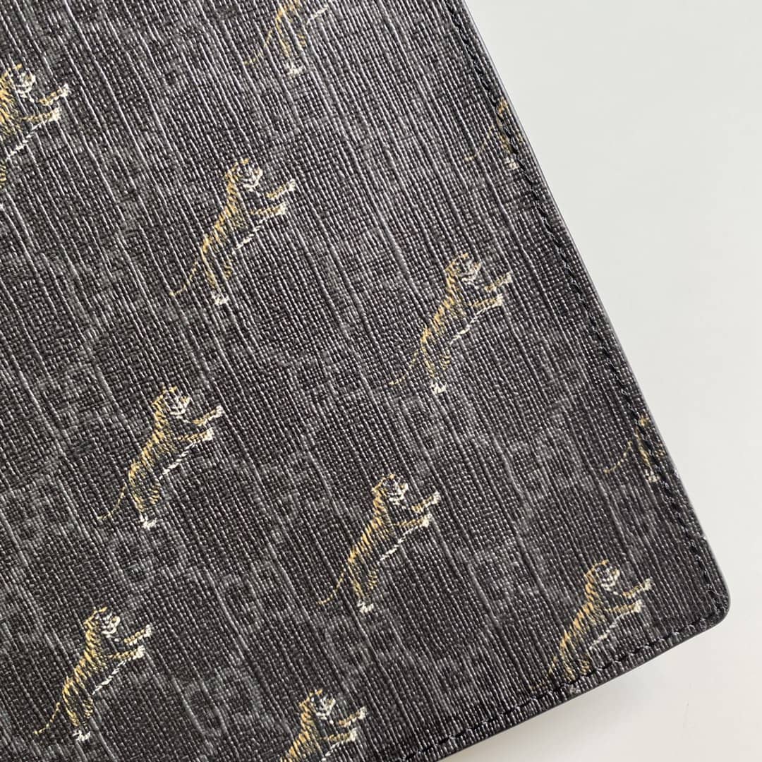 Gucci GG Supreme Tiger Print Wristlet Pouch Replica 575136