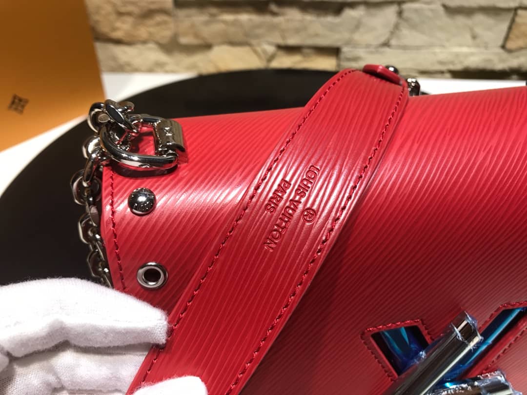 Louis Vuitton AAA Replica Twist MM Chain Shoulder Bag