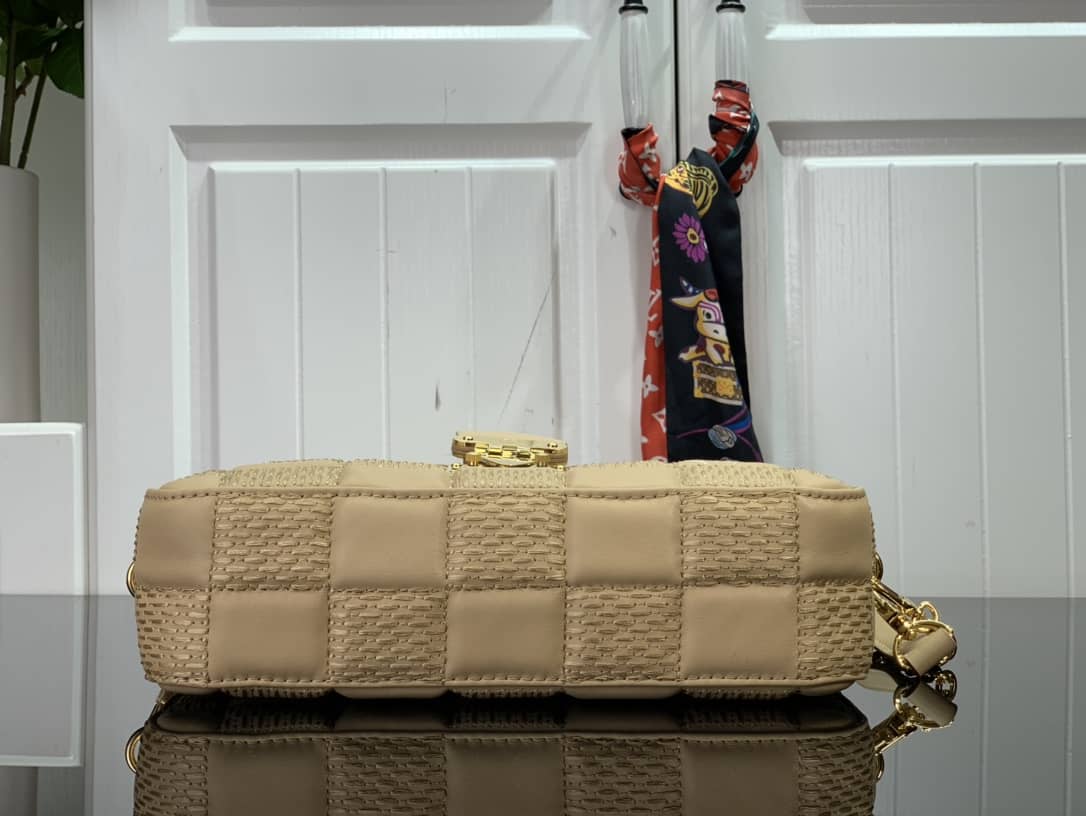 Louis Vuitton Damier Quilt Lambskin Troca MM H27 Replica Bag Apricot M59114