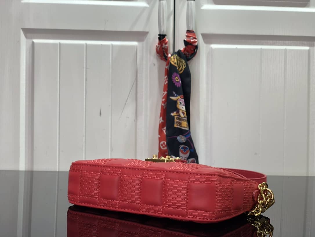 Louis Vuitton Pochette Troca Replica Shoulder Bag Red M59046