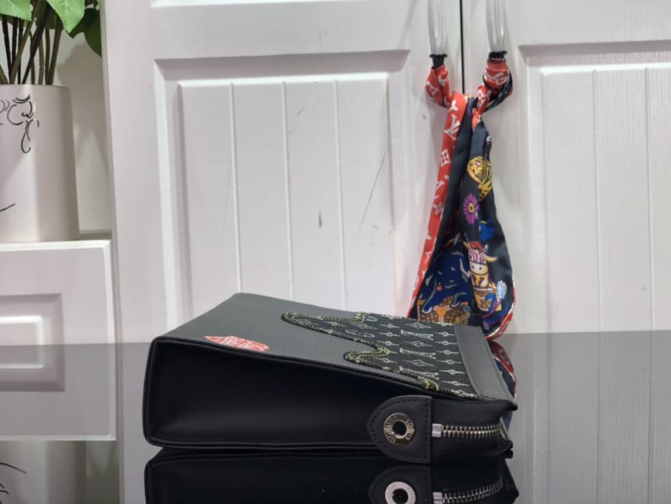 Louis Vuitton Pochette Dupe x Nigo Voyage MM Monogram Black M45961