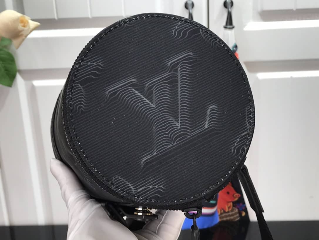 Louis Vuitton 2054 Expandable Polochon Replica Bucket Bag M45604