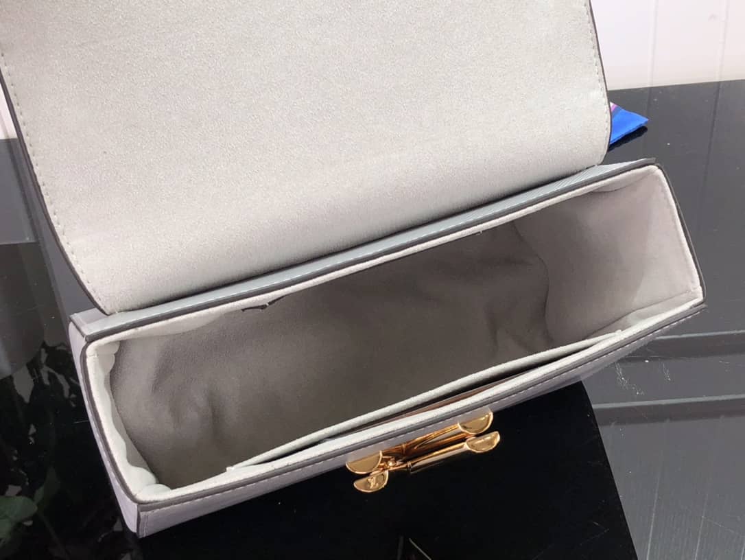 Louis Vuitton Epi Leather Twist MM Replica Bag M58606