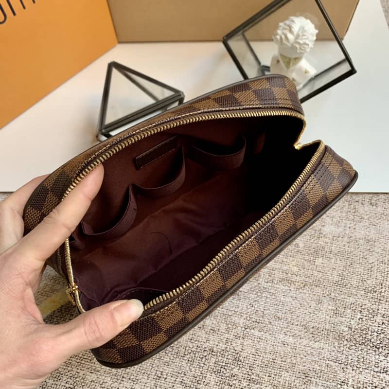 Louis Vuitton Damier Ebene Toiletry Pouch Replica