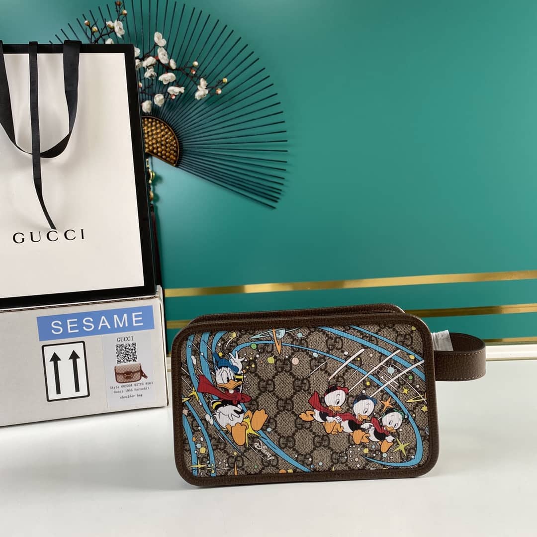 Gucci X Disney  Donald Duck Cosmetic Case Replica 647929