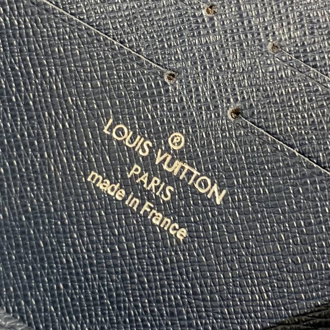 Louis Vuitton Pochette Voyage MM Taiga Leather Replica Handbag Blue M30677