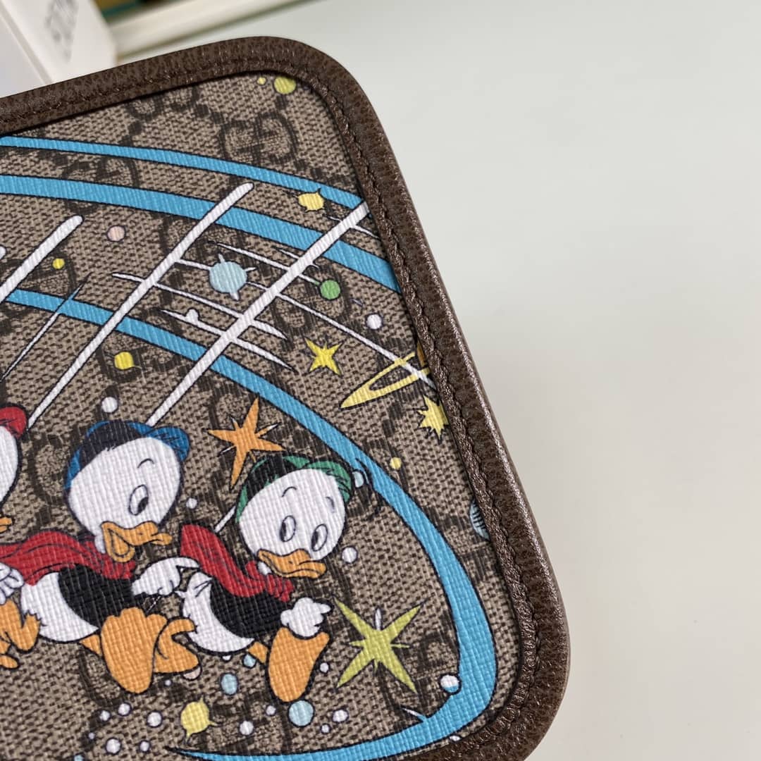 Gucci X Disney  Donald Duck Cosmetic Case Replica 647929