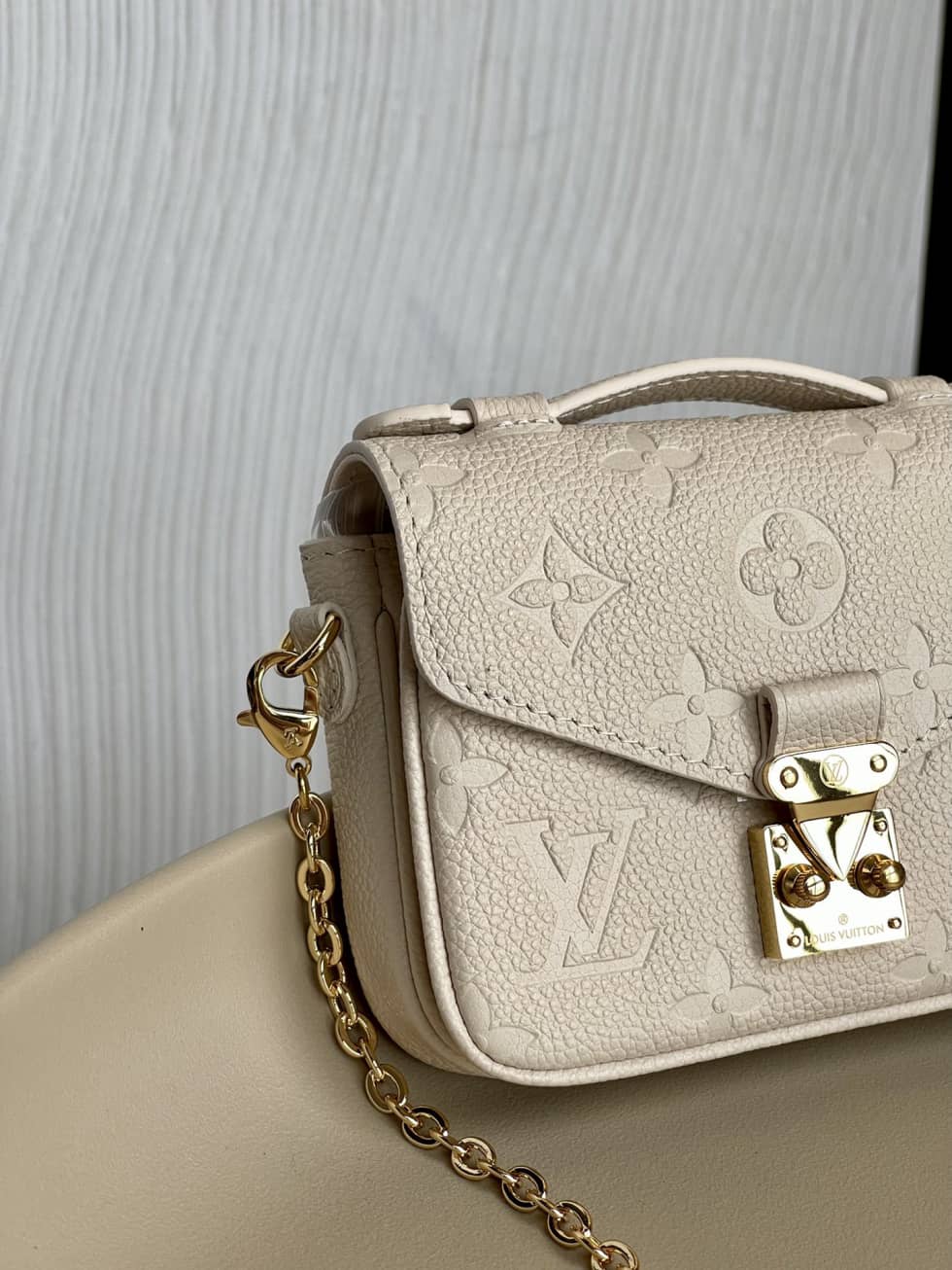 Louis Vuitton Micro Métis Chain Mini Pouch M81390 Replica Shoulder Bag