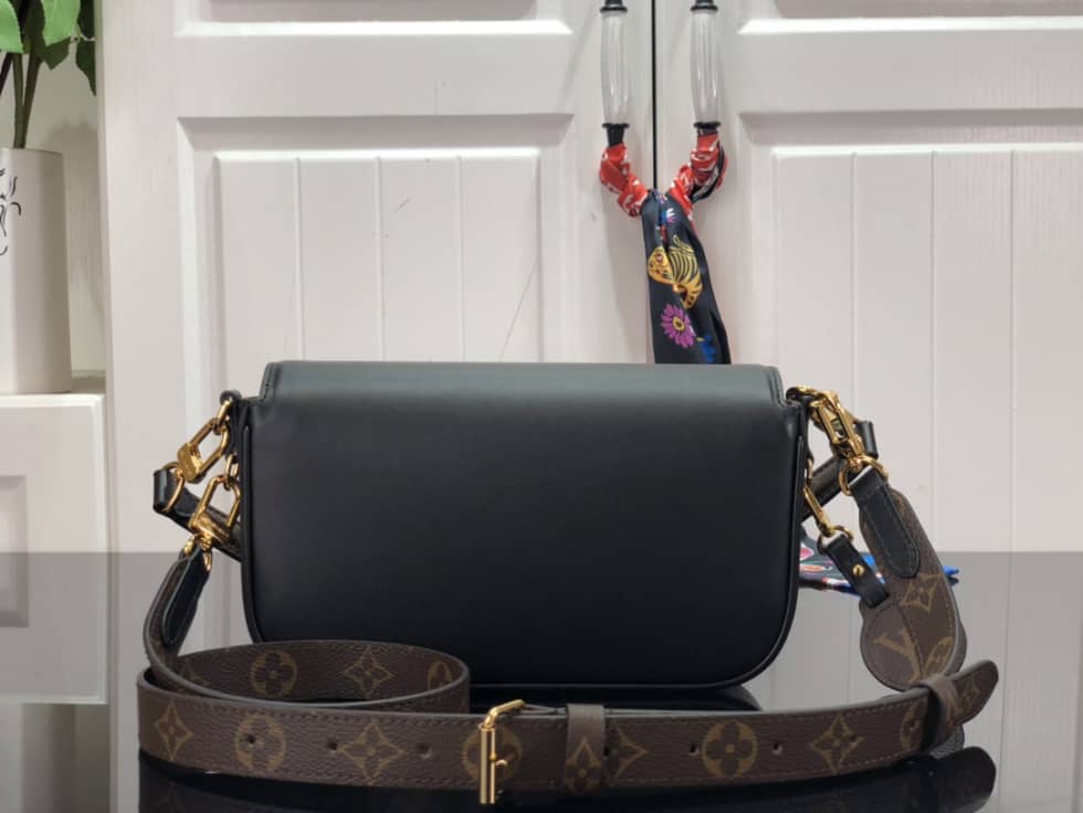 Louis Vuitton Swing Handbag Black M20393 Replica Shoulder Bag