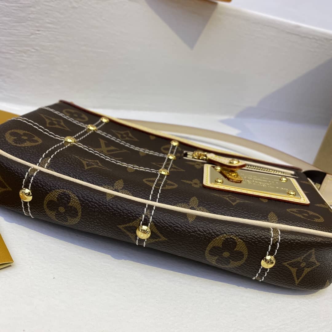 Louis Vuitton Pochette Dupe Monogram Riveting Accessories M51980 Brown