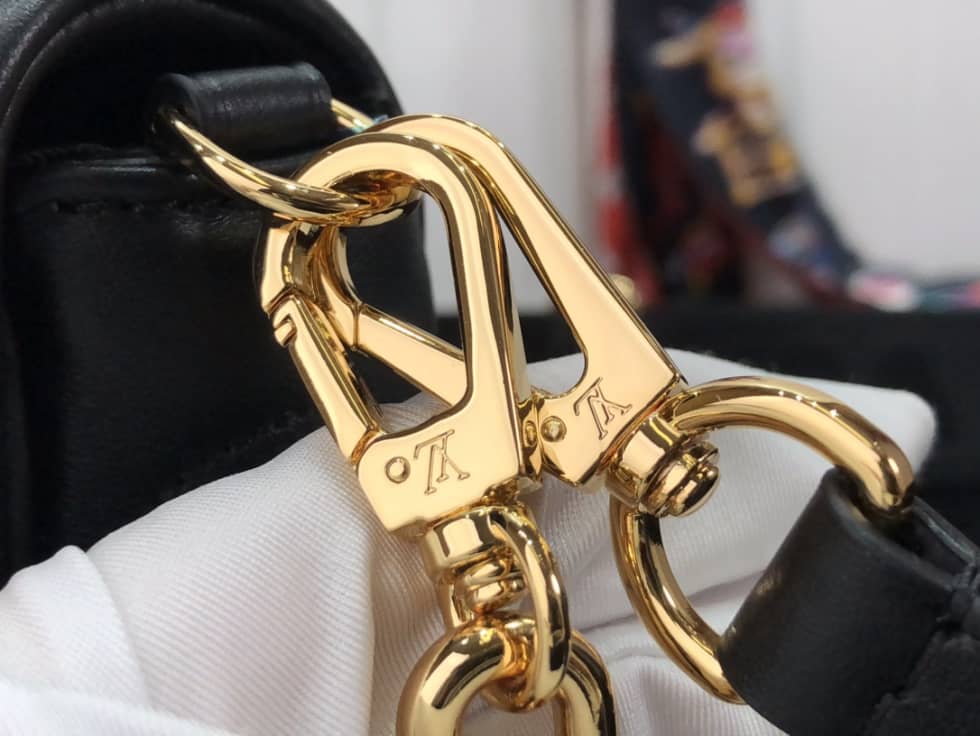 Louis Vuitton Wallet On Strap Bubblegram Black M81399 Replica