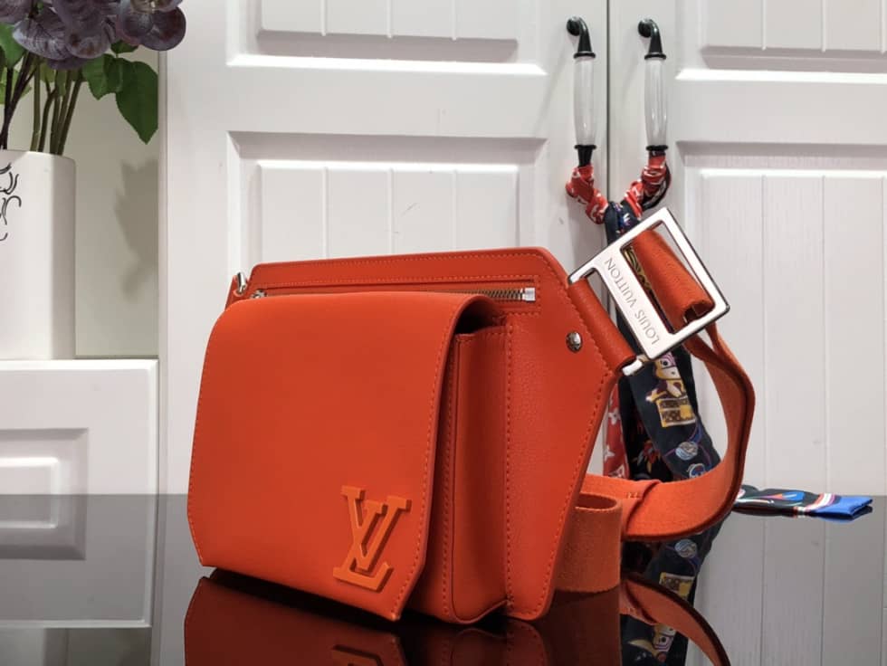 Louis Vuitton Aerogram Slingbag M57081 Replica Shoulder Bag