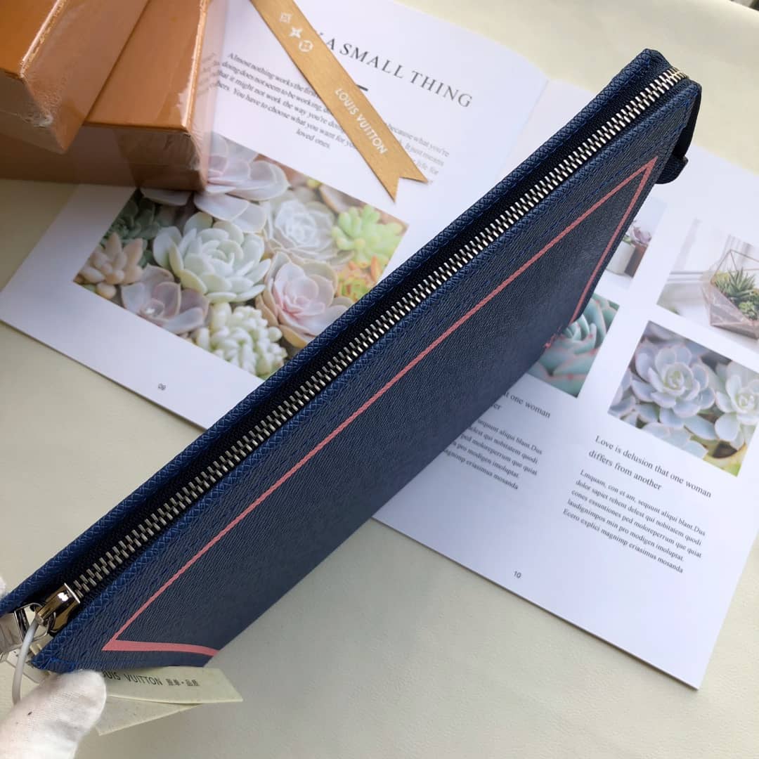 Louis Vuitton Taiga Leather Pochette Voyage MM Replica M30577