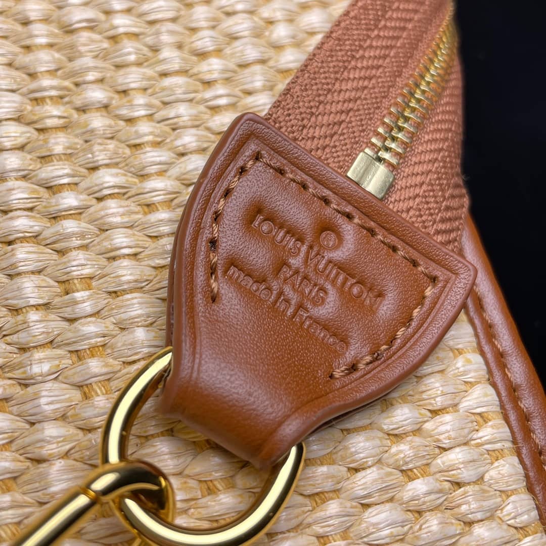 Louis Vuitton Toiletry Pouch on Chain Circle Logo M81366 Replica