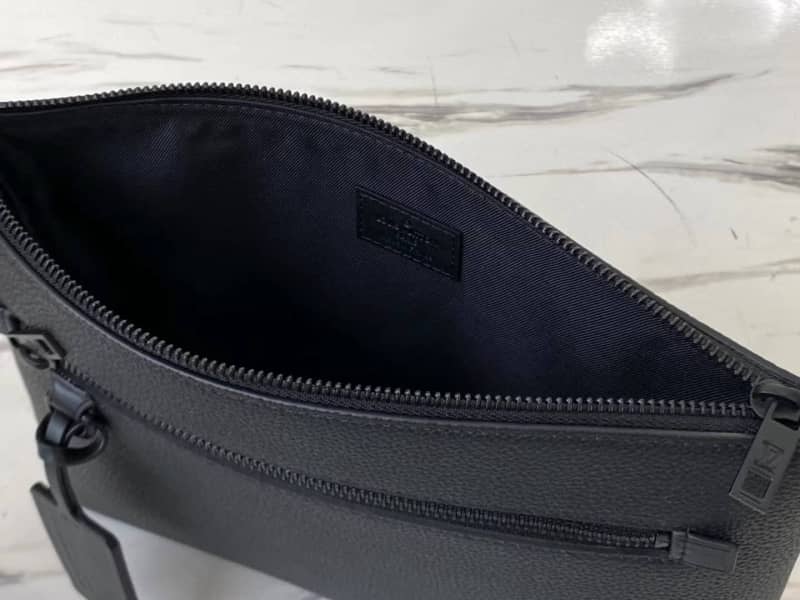 Louis Vuitton Aerogram IPad Pouch Grained Calf Leather Replica M69837