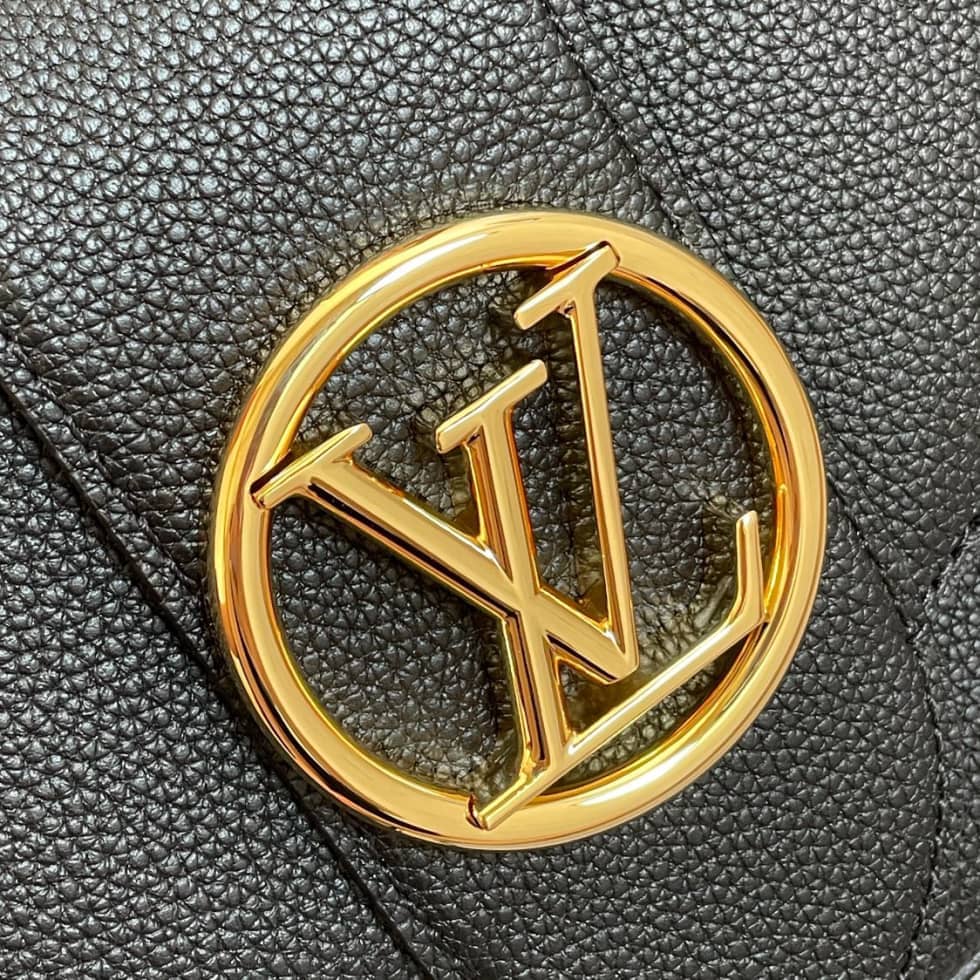 Louis Vuitton Pont 9 Soft MM Grained Calfskin Black M58967 Replica Crossbody Bag