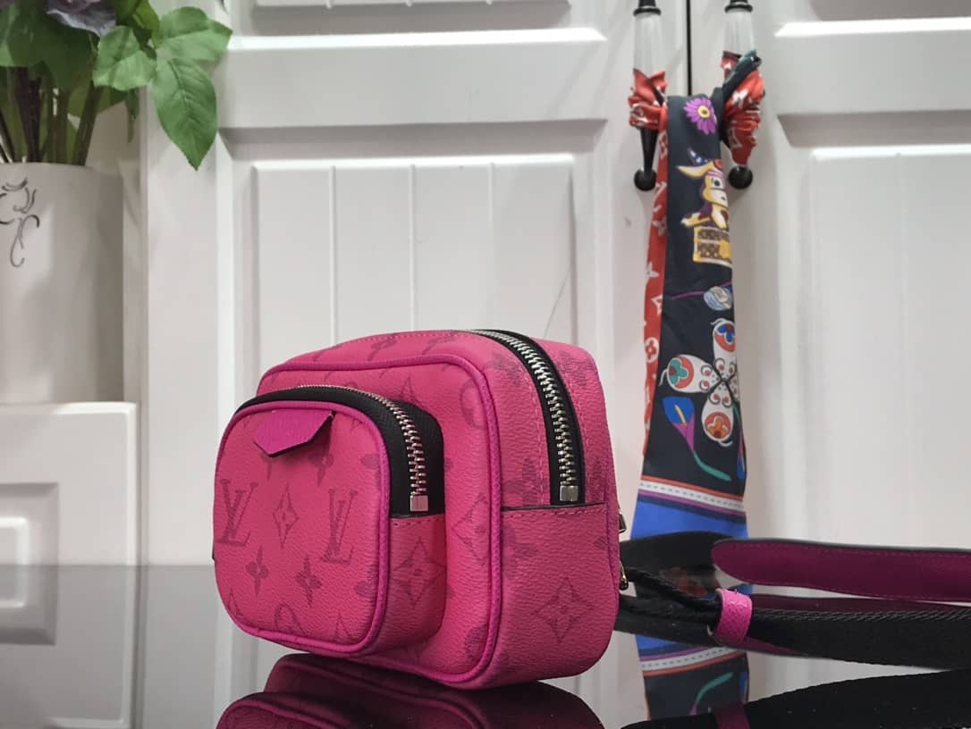 Louis Vuitton Outdoor Replica Pochette Monogram Eclipse Pink M30755