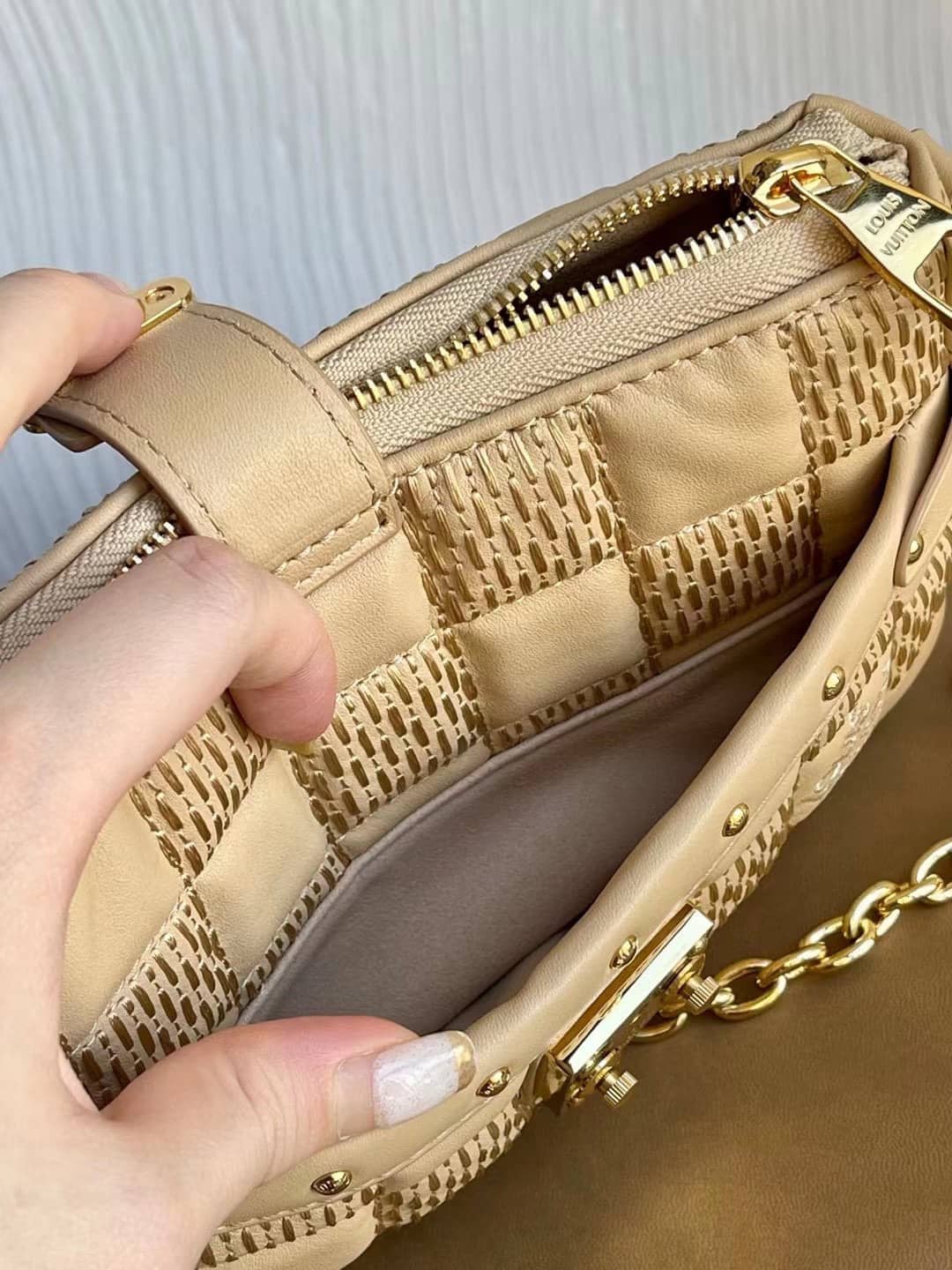 Louis Vuitton Pochette Troca Beige M59048 Replica Crossbody Bag