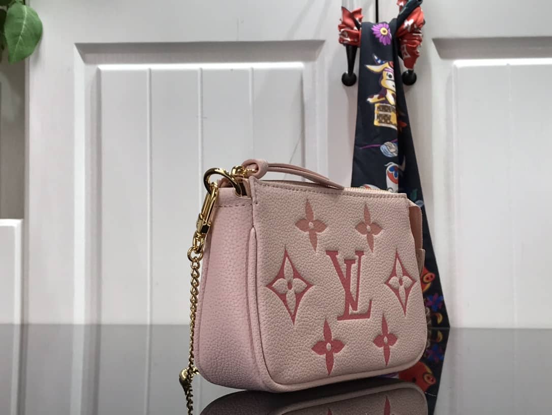 Louis Vuitton Mini Pochette Accesoires Replica Bag M80501