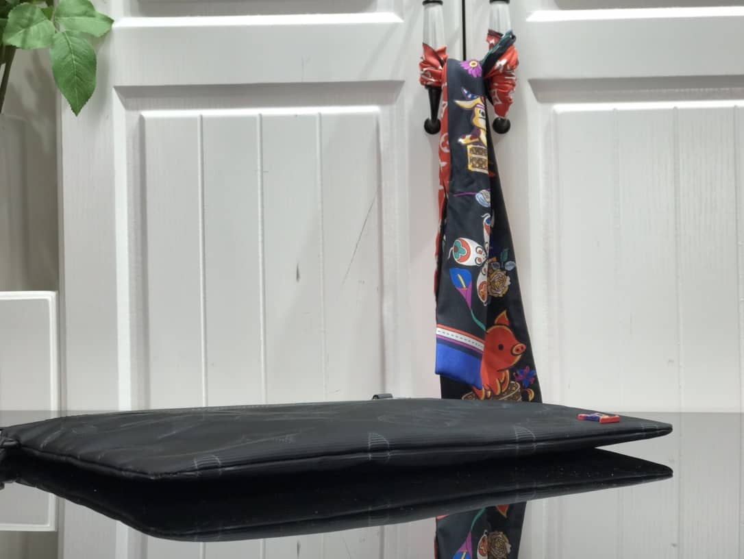 Louis Vuitton Monogram 3D 2054 Reversible Replica Pouch M80142